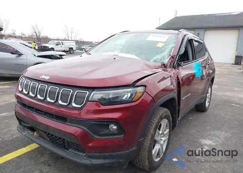 2022 Jeep Compass Latitude 4X4 z USA, uszkodzony, nr VIN 3C4NJDBB6NT170740
